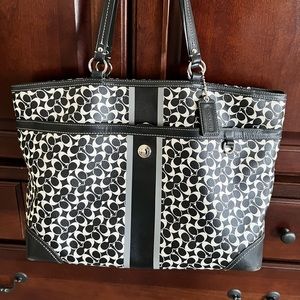 Coach extra large tote bag.